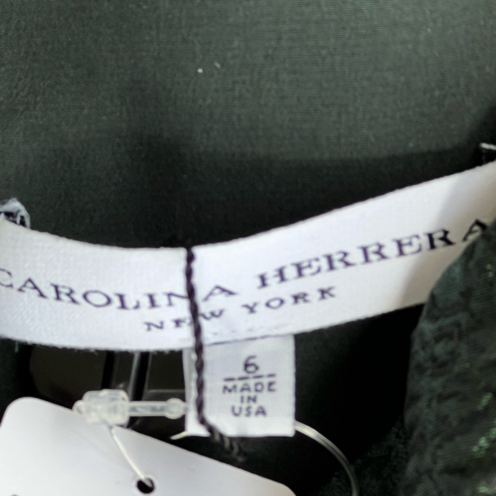 CAROLINA HERRERA BALL GOWN - Picture 7 of 15